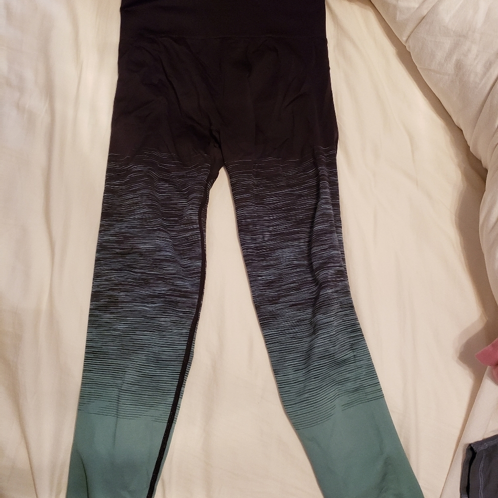 Vs pink workout leggings